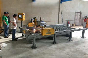 DICAX CONSTRUCTORA Fecha: 6 septiembre, 2017 Axochiapan, Morelos, México. Pantógrafo MARK6-H (modelo descontinuado) con área de corte de 4×10 pies. Está equipado con una fuente de plasma modelo Powermax85 de la marca Hypertherm y un sistema de oxicorte BOYSER con control altura manual.