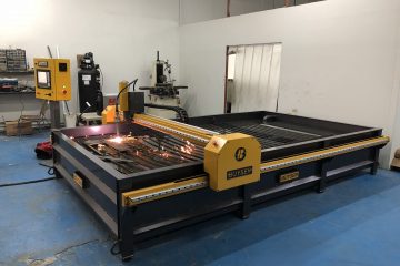 ICER GLOBAL INDUSTRIAL Fecha: 14 mayo, 2018 Juárez, Chihuahua, México. Este cliente cuenta con un pantógrafo MARK7 (modelo descontinuado) con área de corte de 6×10 pies. Está equipado con una fuente de plasma modelo Powermax85 de la marca Hypertherm.